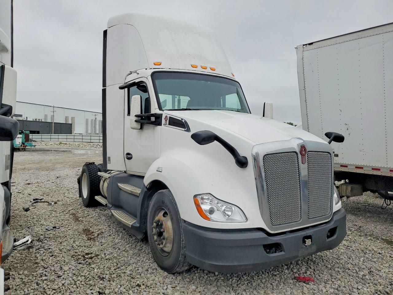 Salvage Kenworth T680 Image