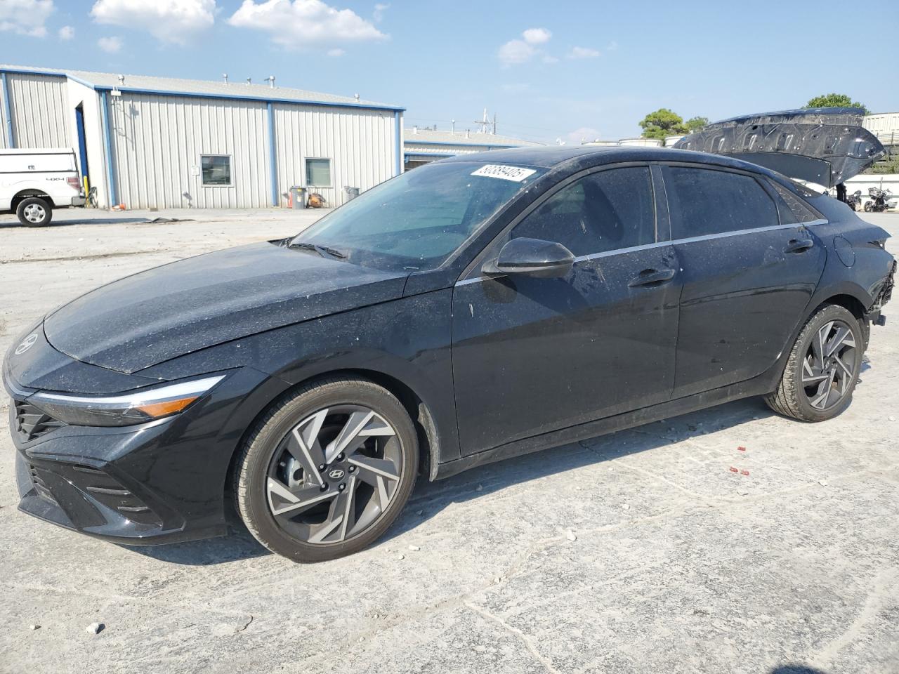 Salvage Hyundai ELANTRA Image