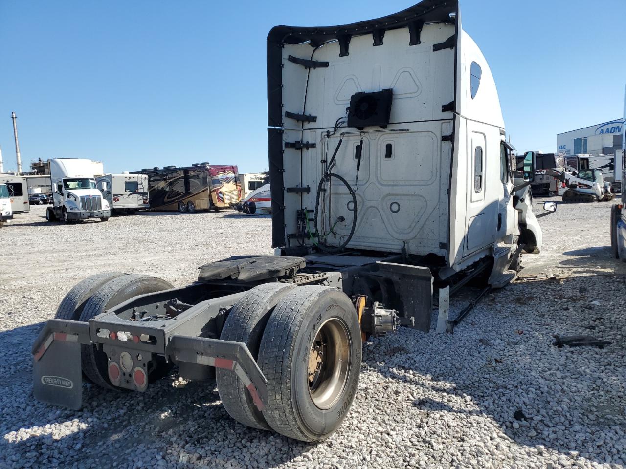 Freightliner Cascadia 126