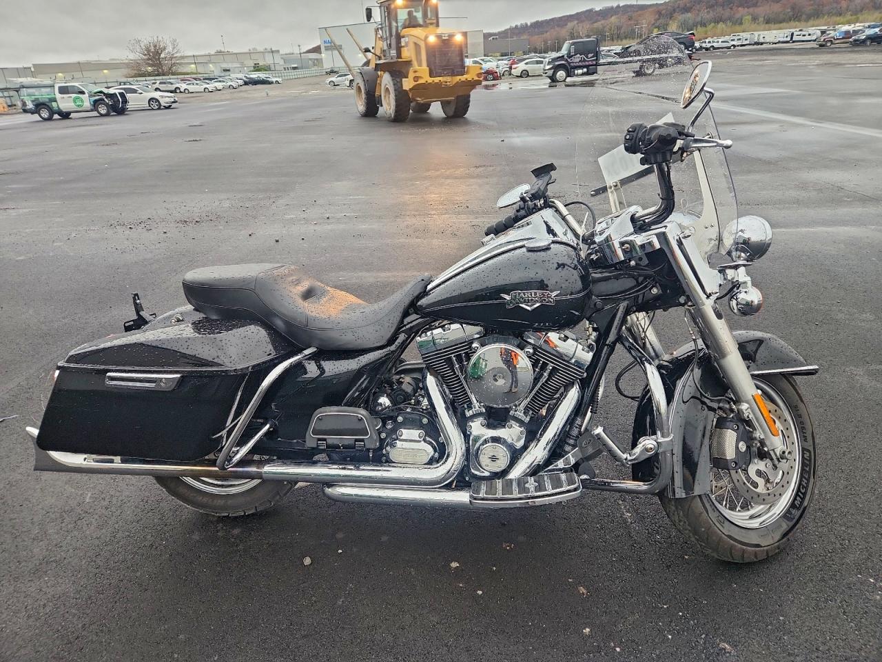 Salvage Harley-Davidson Fl Image