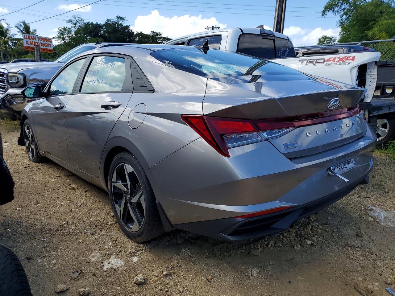 Hyundai ELANTRA Sel