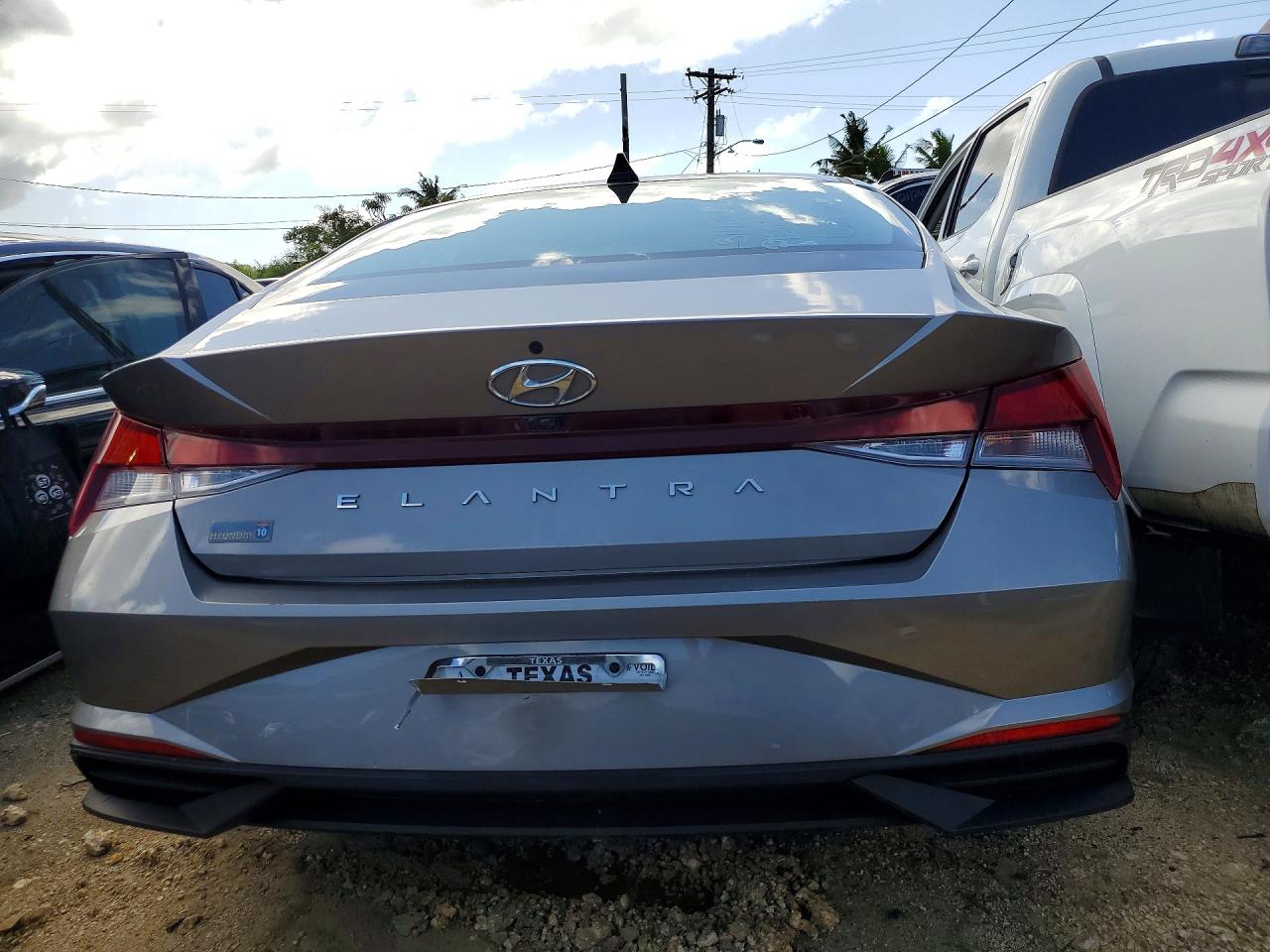 Hyundai ELANTRA Sel