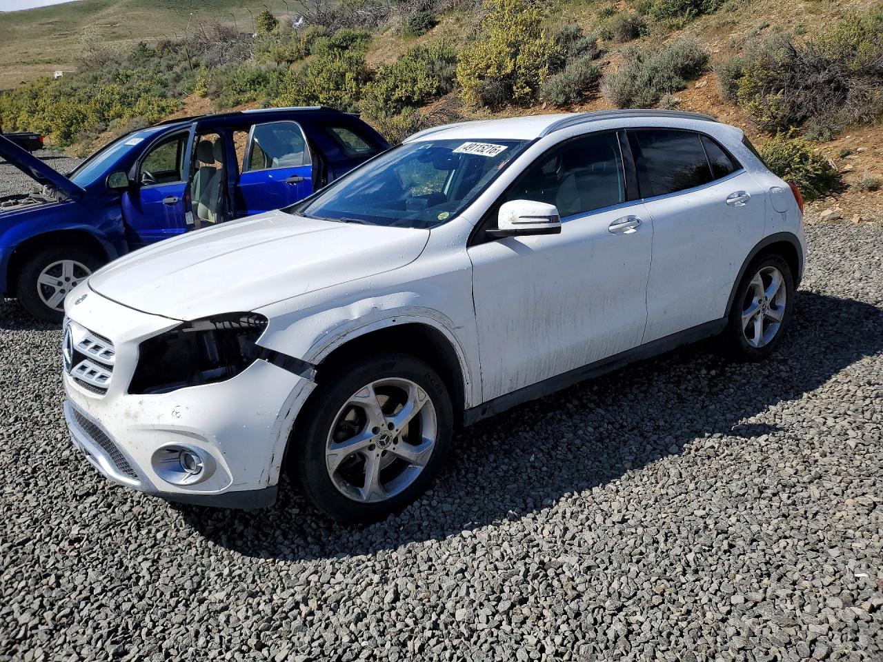 Salvage Mercedes-Benz GLA Image