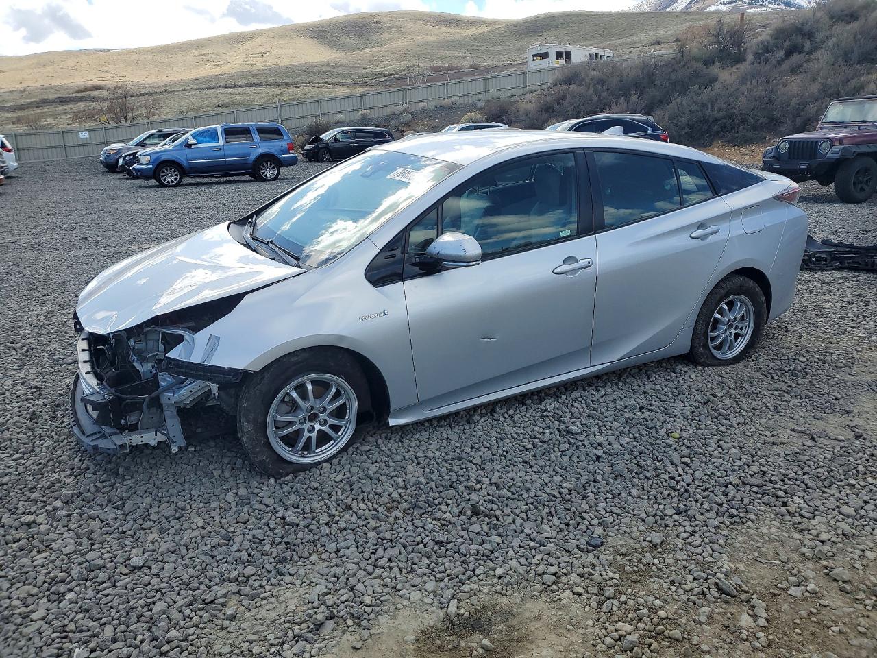 Salvage Toyota Prius Image