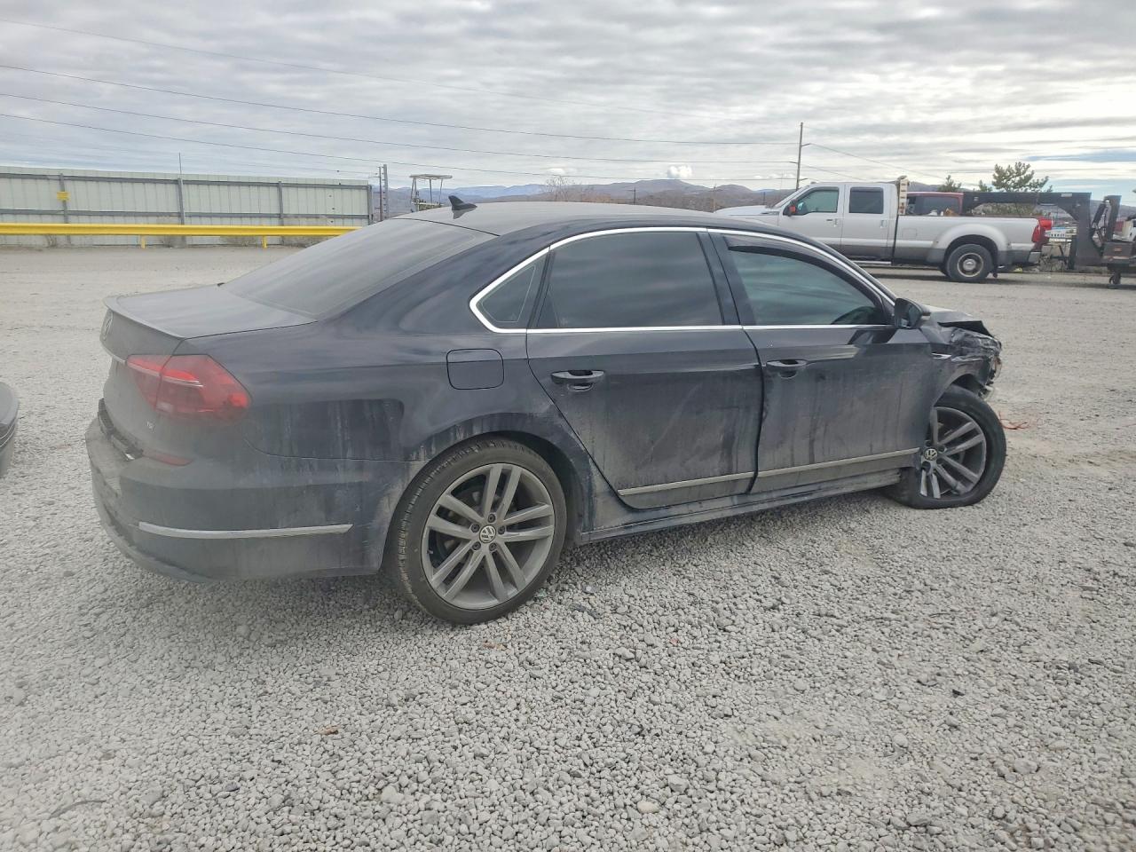 Volkswagen Passat R-line