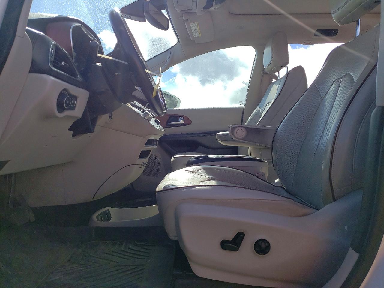 Chrysler Pacifica Limited