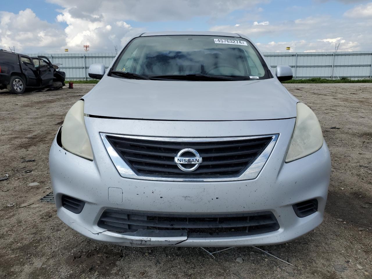 Nissan Versa S