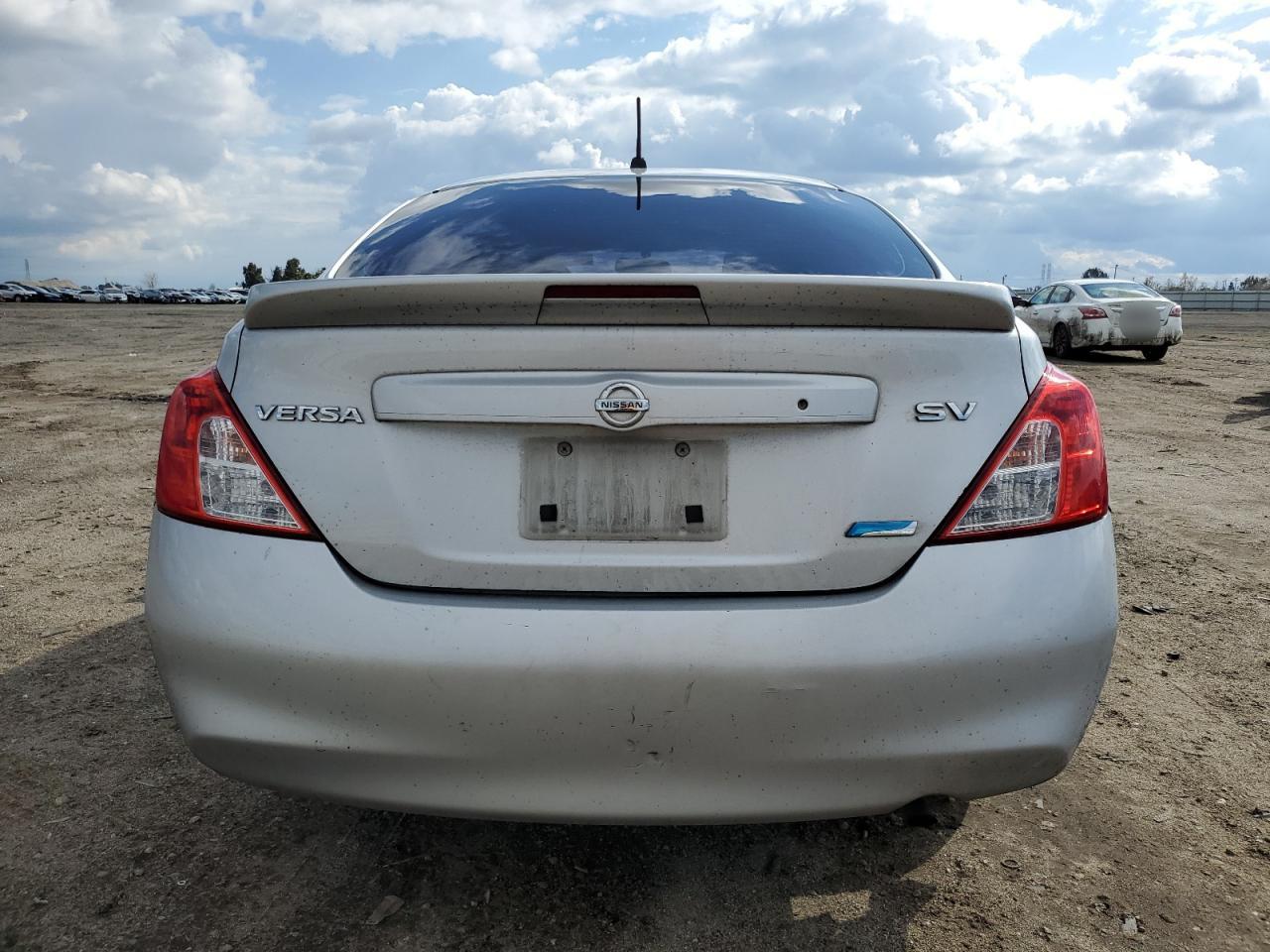 Nissan Versa S