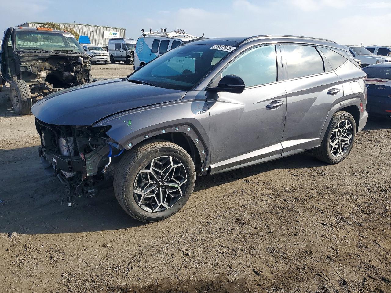 Salvage Hyundai TUCSON Image