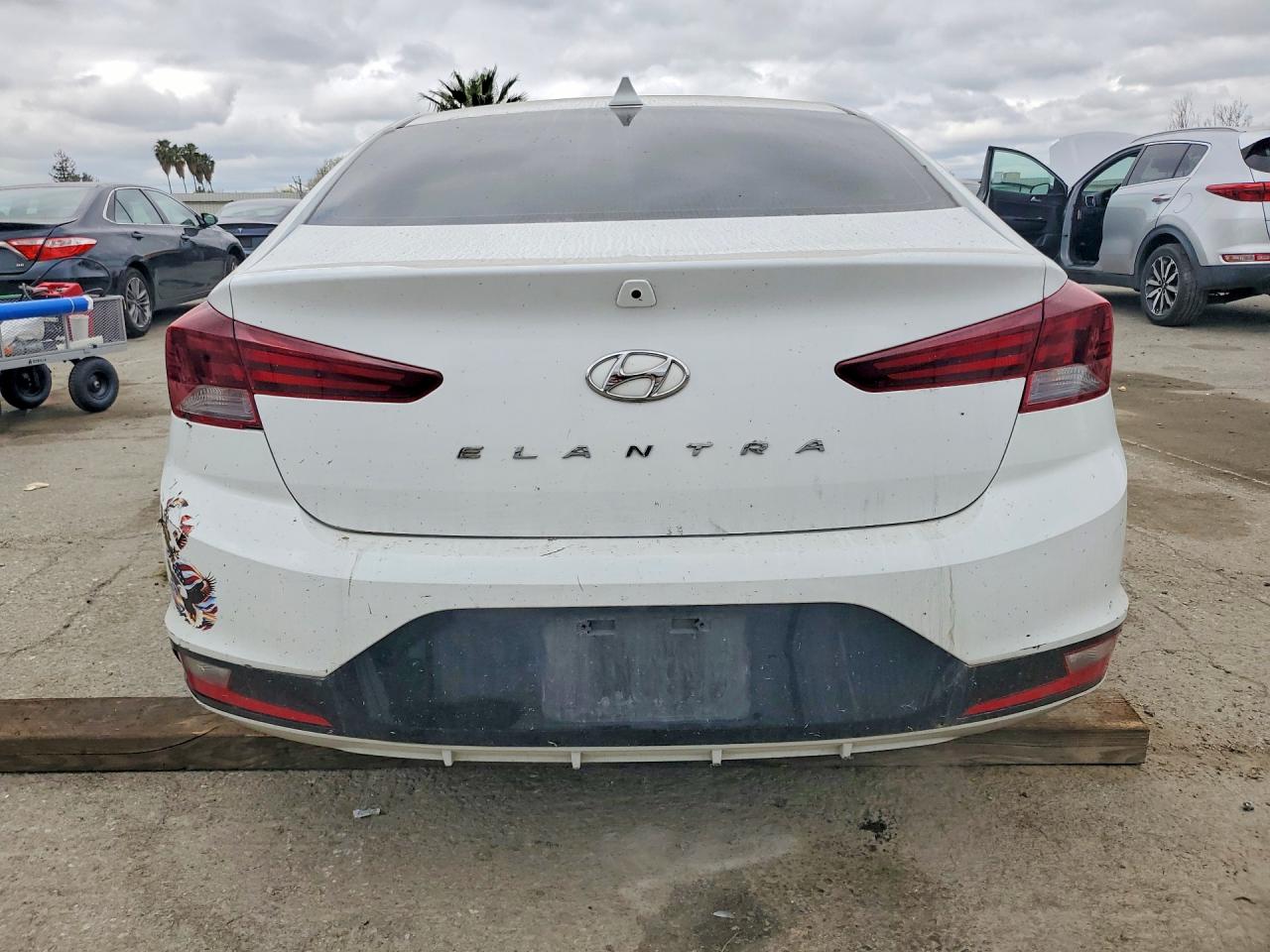 Hyundai ELANTRA Sel
