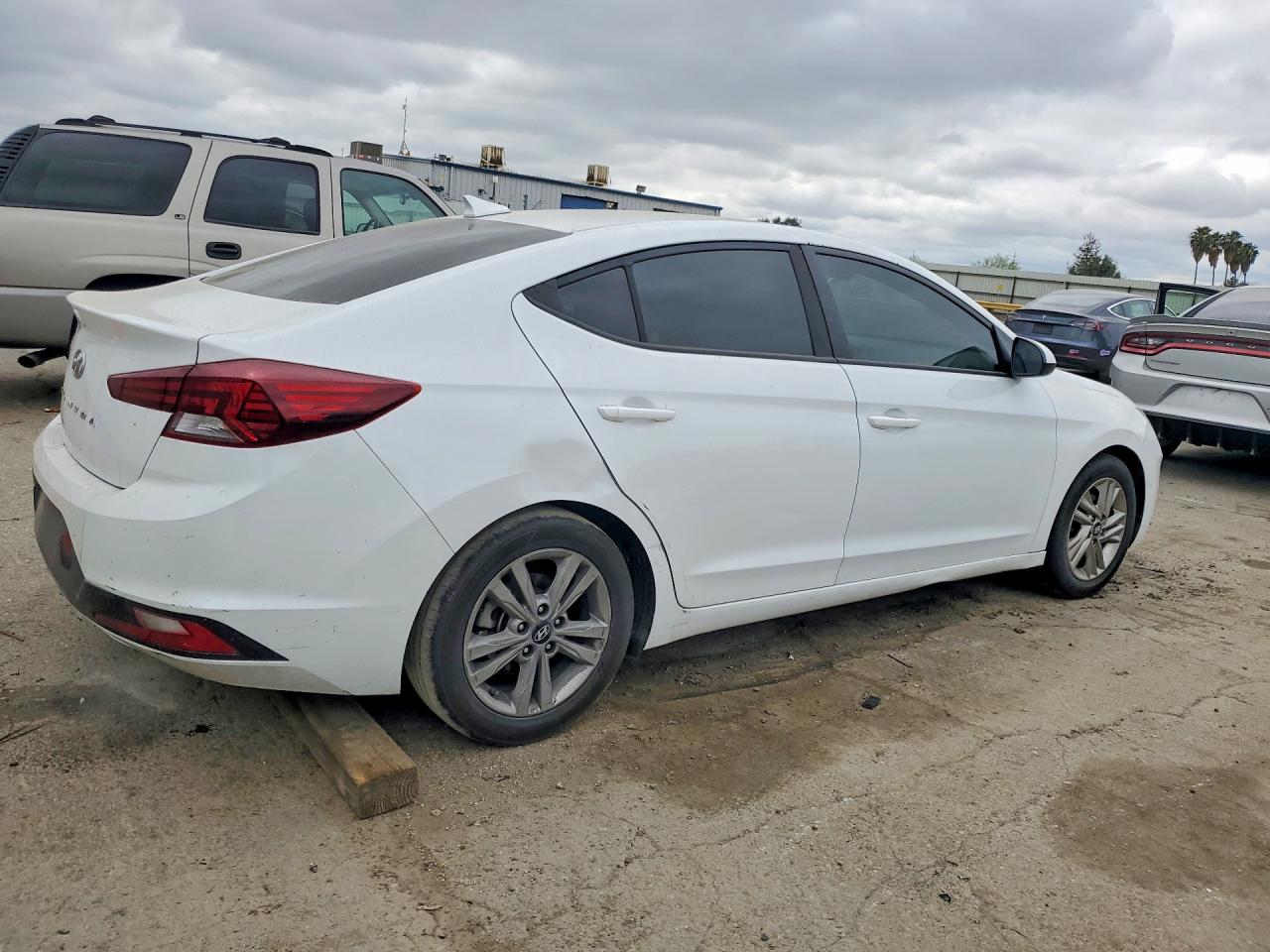 Hyundai ELANTRA Sel