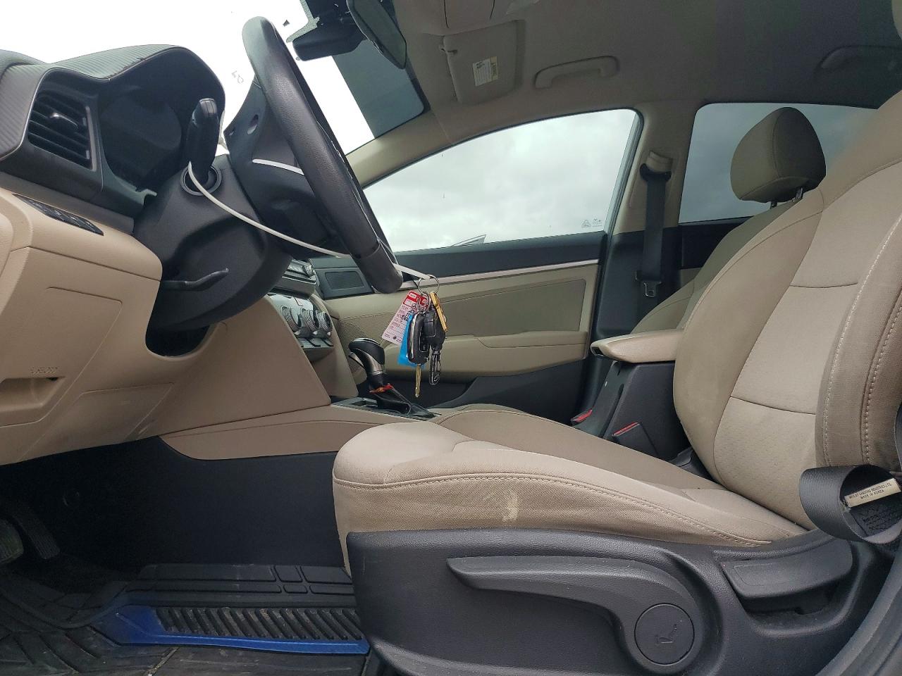 Hyundai ELANTRA Sel