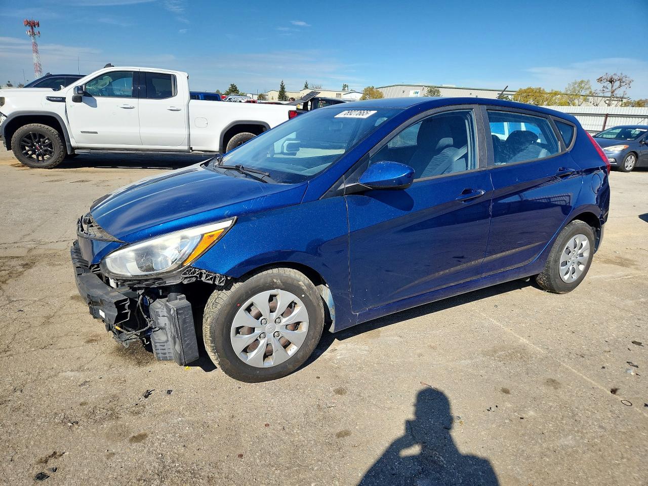 Salvage Hyundai ACCENT Image