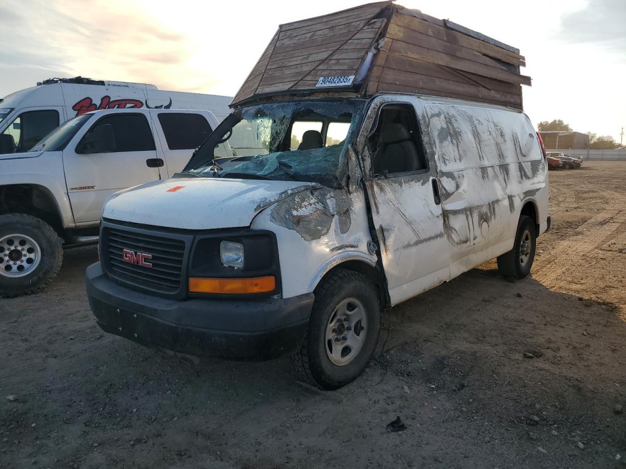 Salvage GMC Savana Image