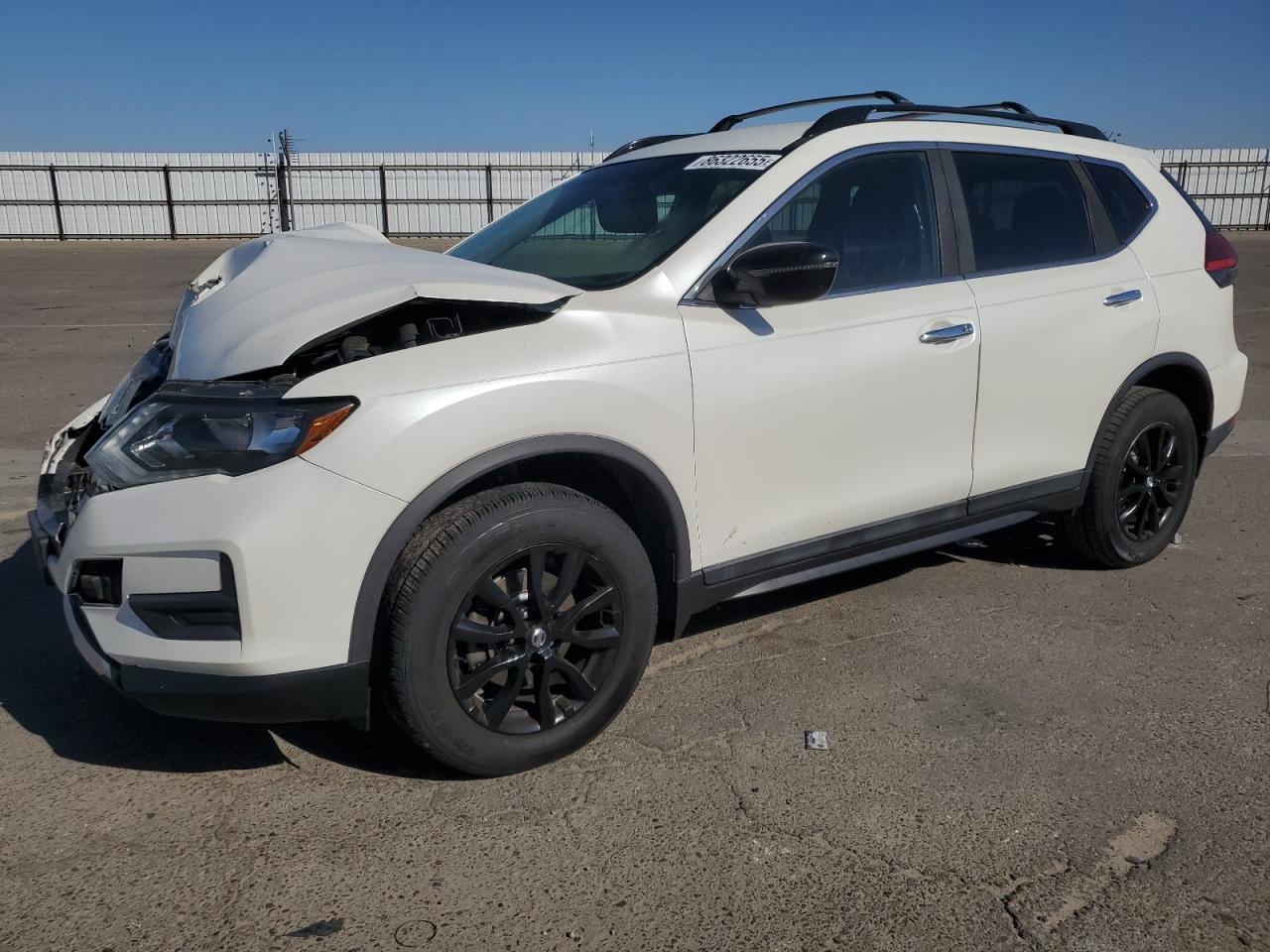 Salvage Nissan Rogue Image