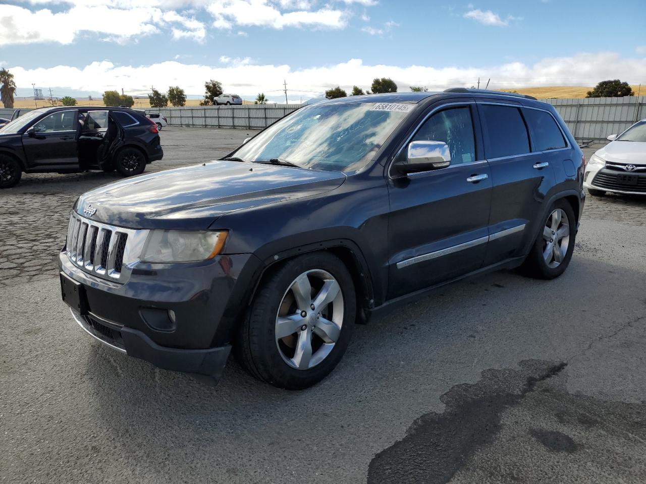 Salvage Jeep Grand Cherokee Image