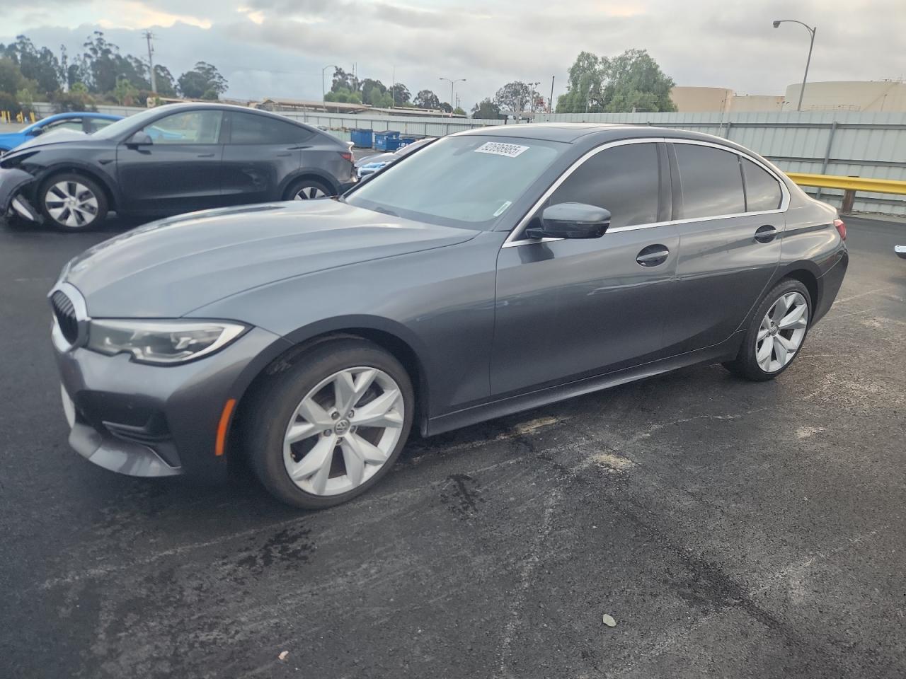 Salvage BMW 3 Series Image