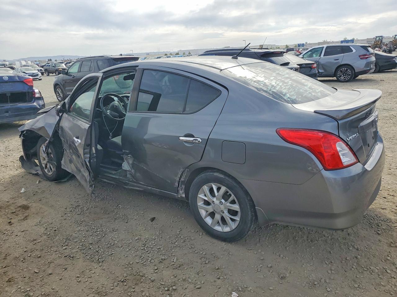 Nissan Versa 1.6 Sv