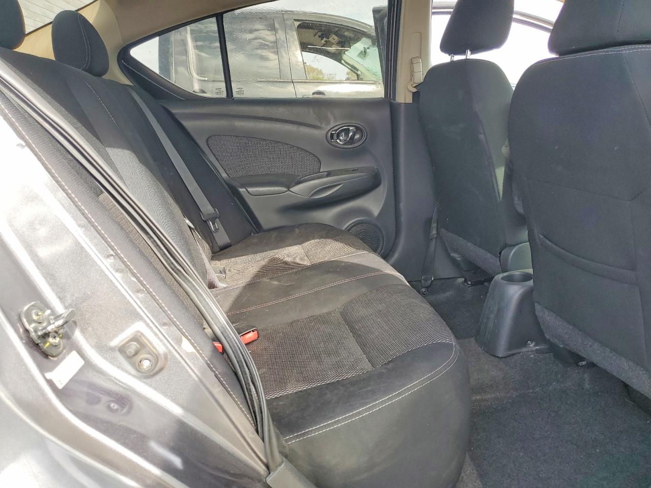 Nissan Versa 1.6 Sv