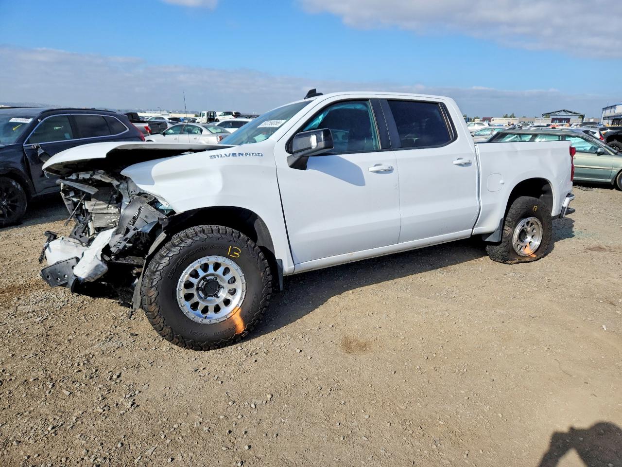 Salvage Chevrolet Silverado Image