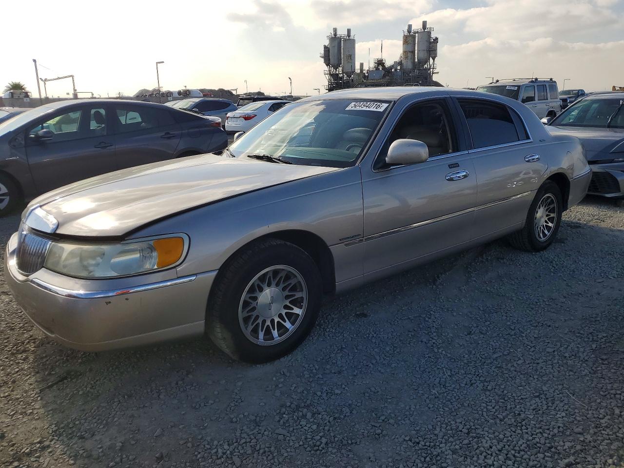 Salvage Lincoln Towncar Image