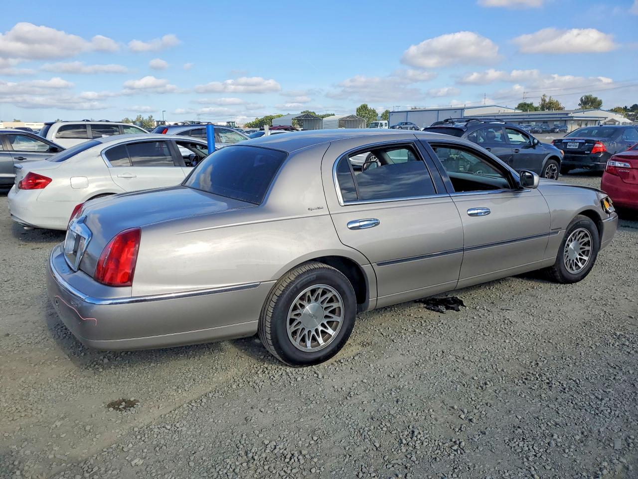 Lincoln Towncar Signature