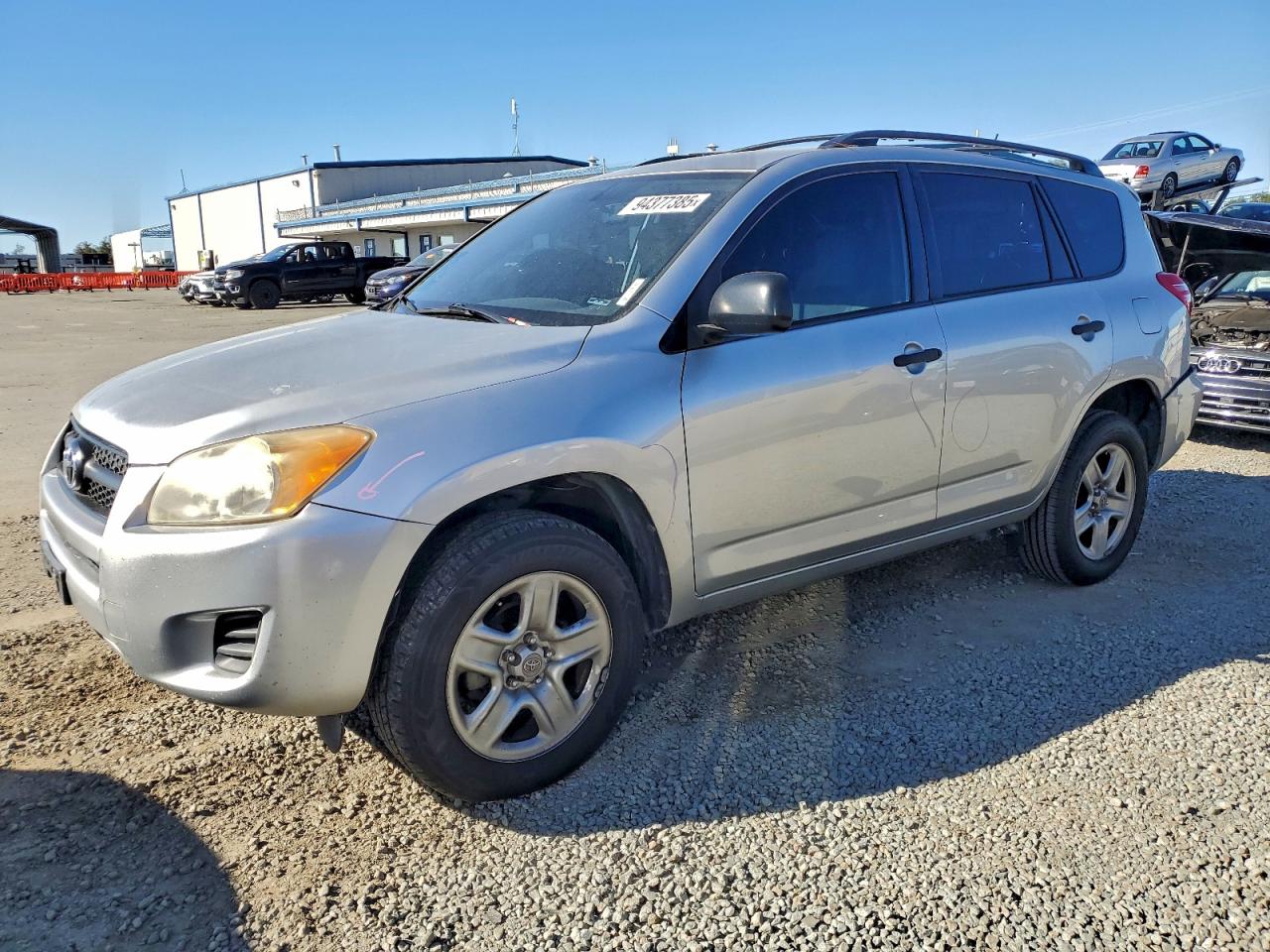 Salvage Toyota RAV4 Image