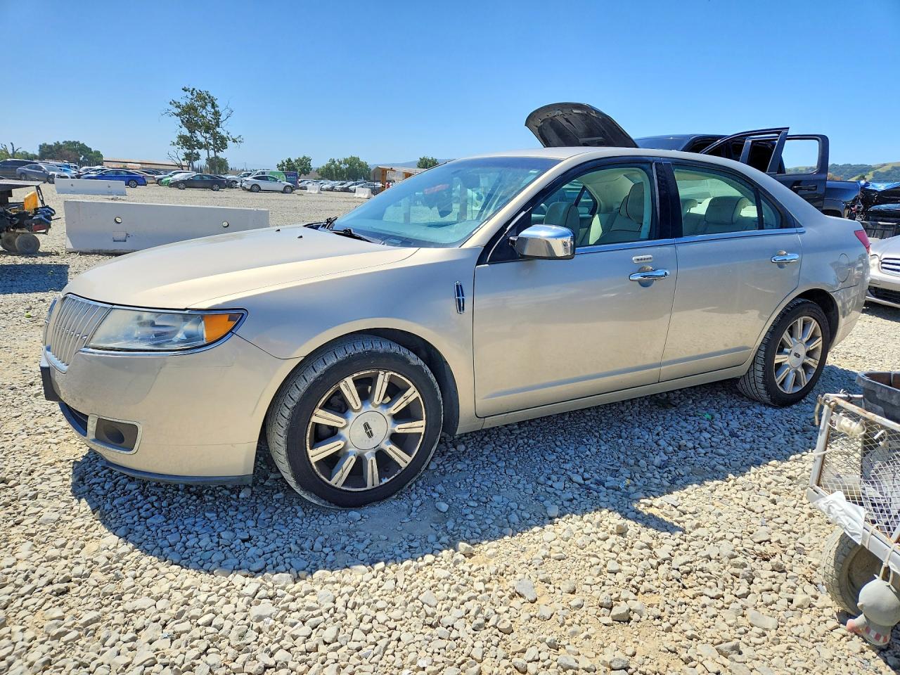 Salvage Lincoln MKZ Image