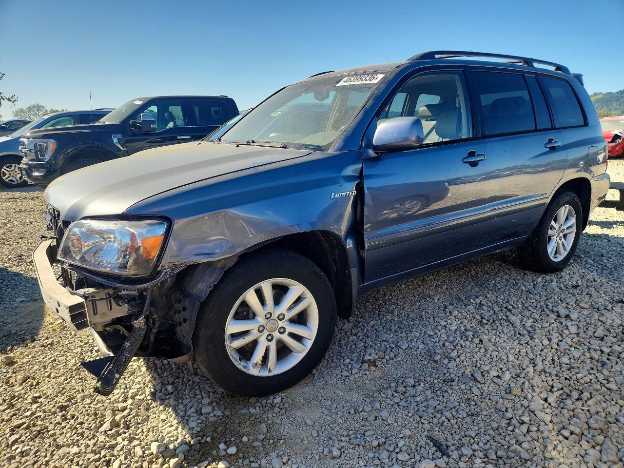 Salvage Toyota Highlander Image