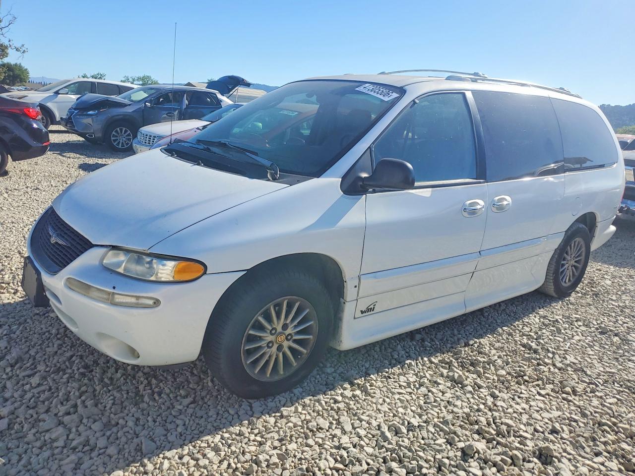 Salvage Chrysler Minivan Image