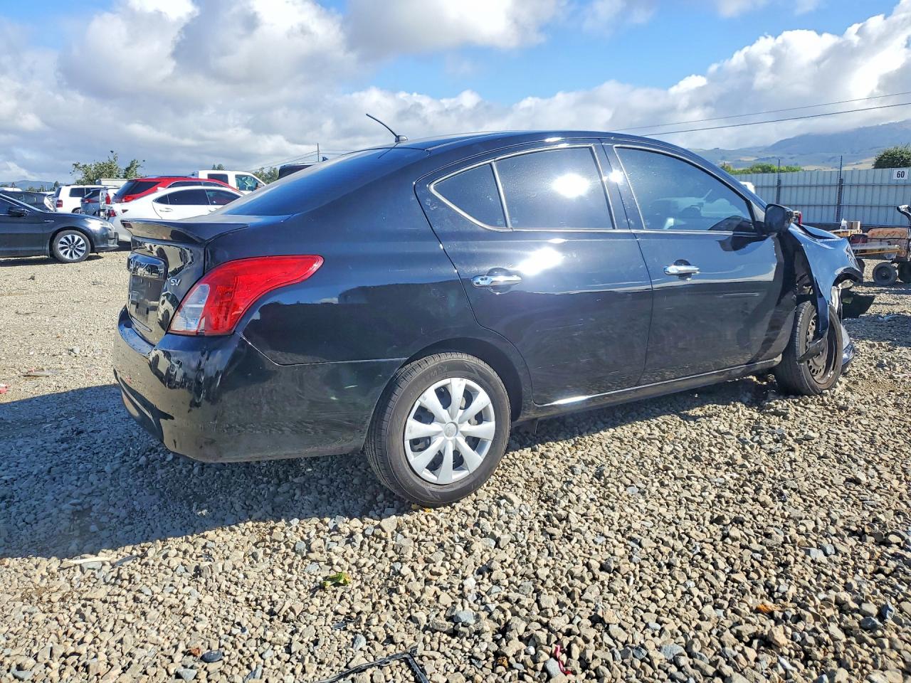 Nissan Versa Sv