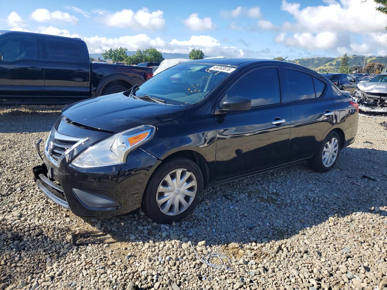 Salvage Nissan Versa Image