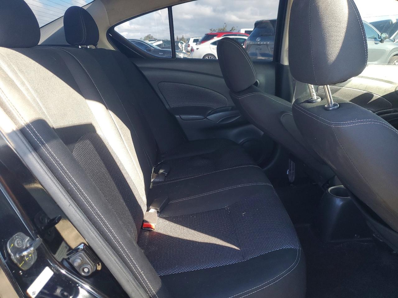 Nissan Versa Sv