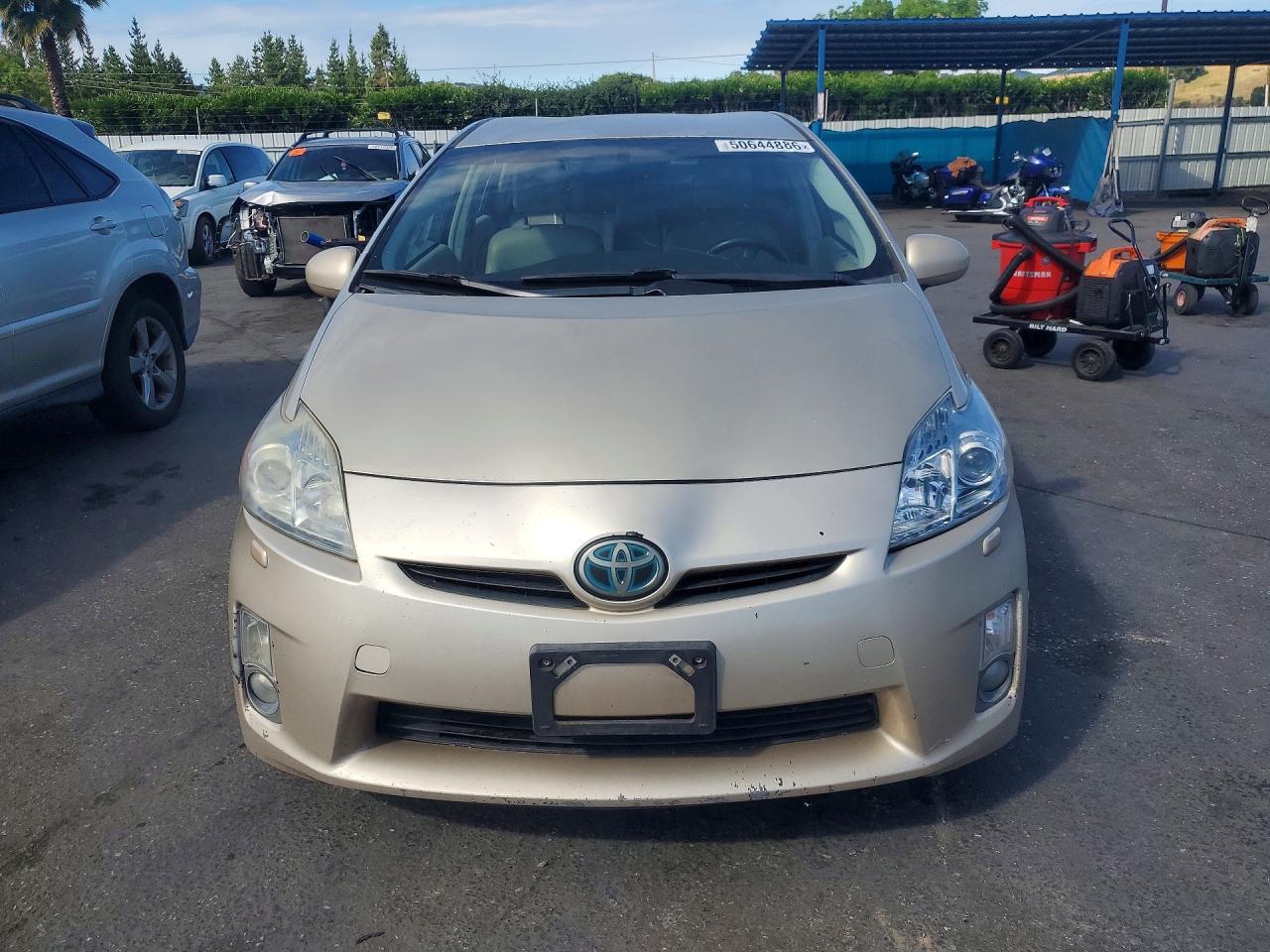 Toyota Prius V