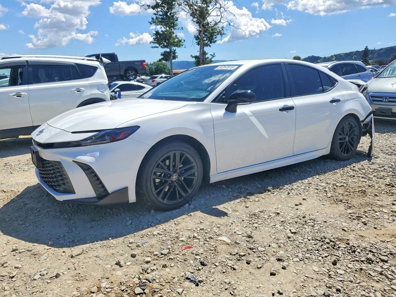 Salvage Toyota Camry Image