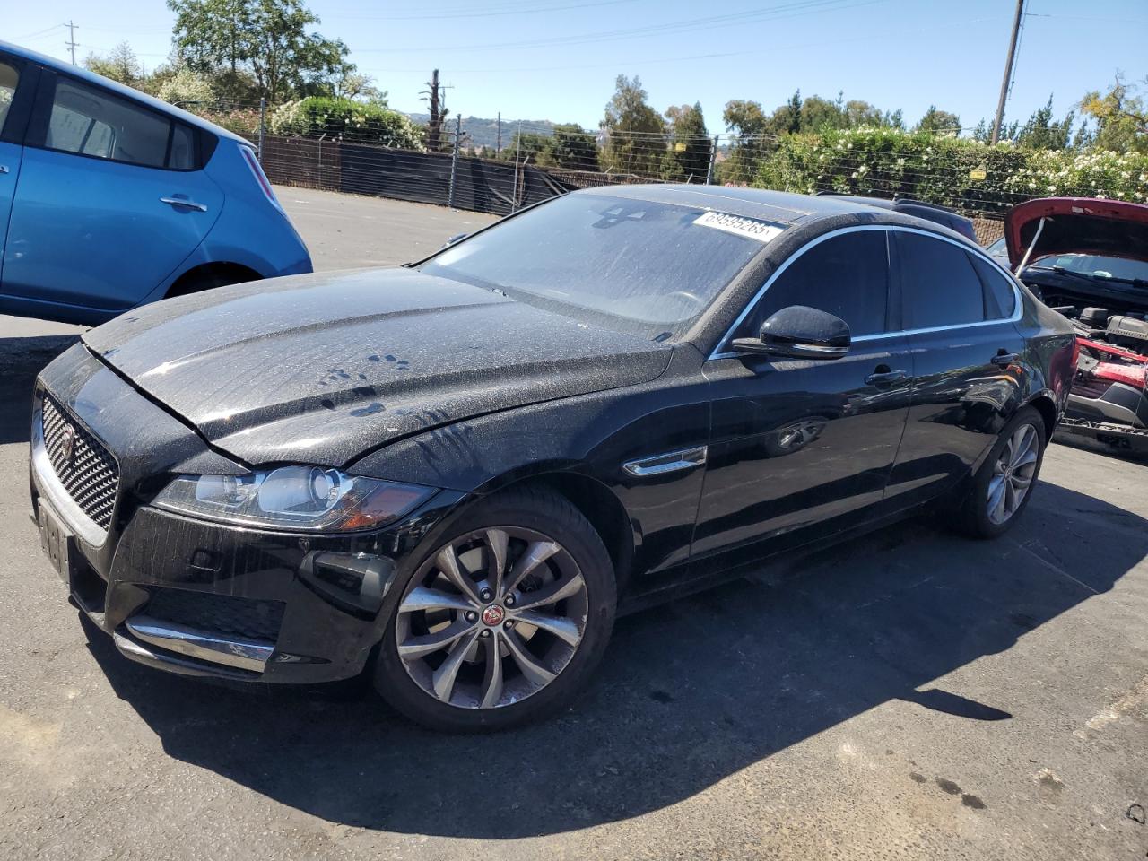 Salvage Jaguar XF Image