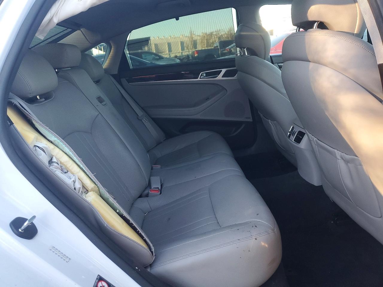Hyundai Genesis 3.8l