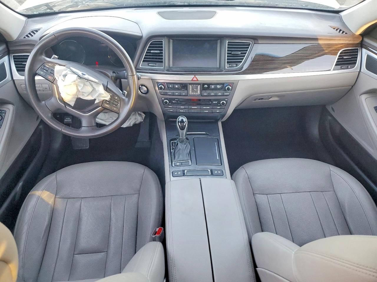 Hyundai Genesis 3.8l