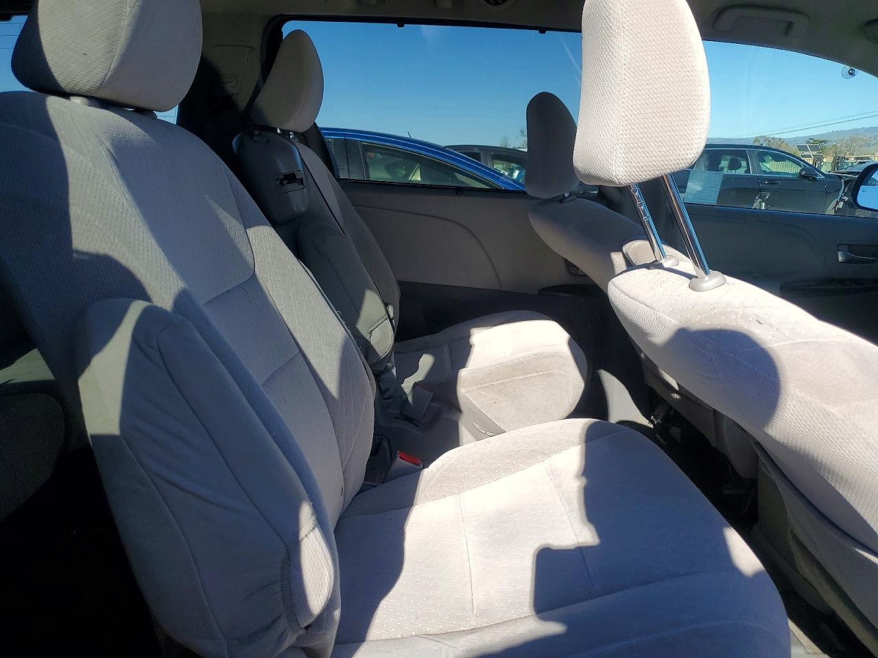 Toyota Sienna Le