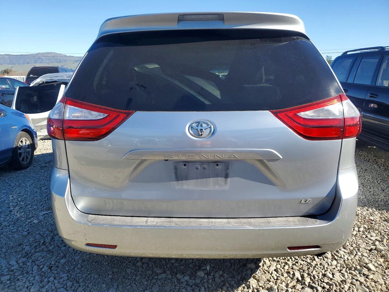 Toyota Sienna Le