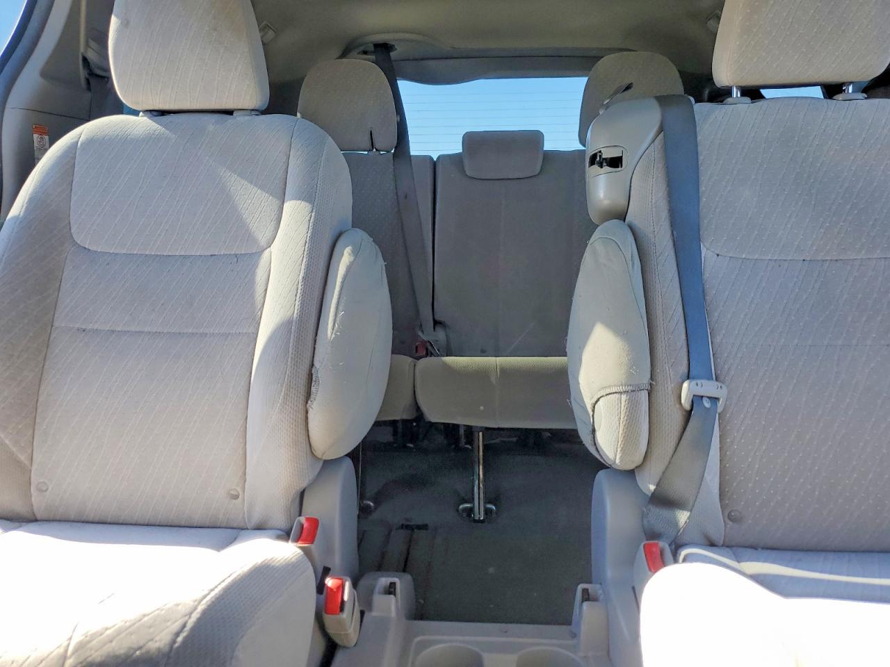 Toyota Sienna Le