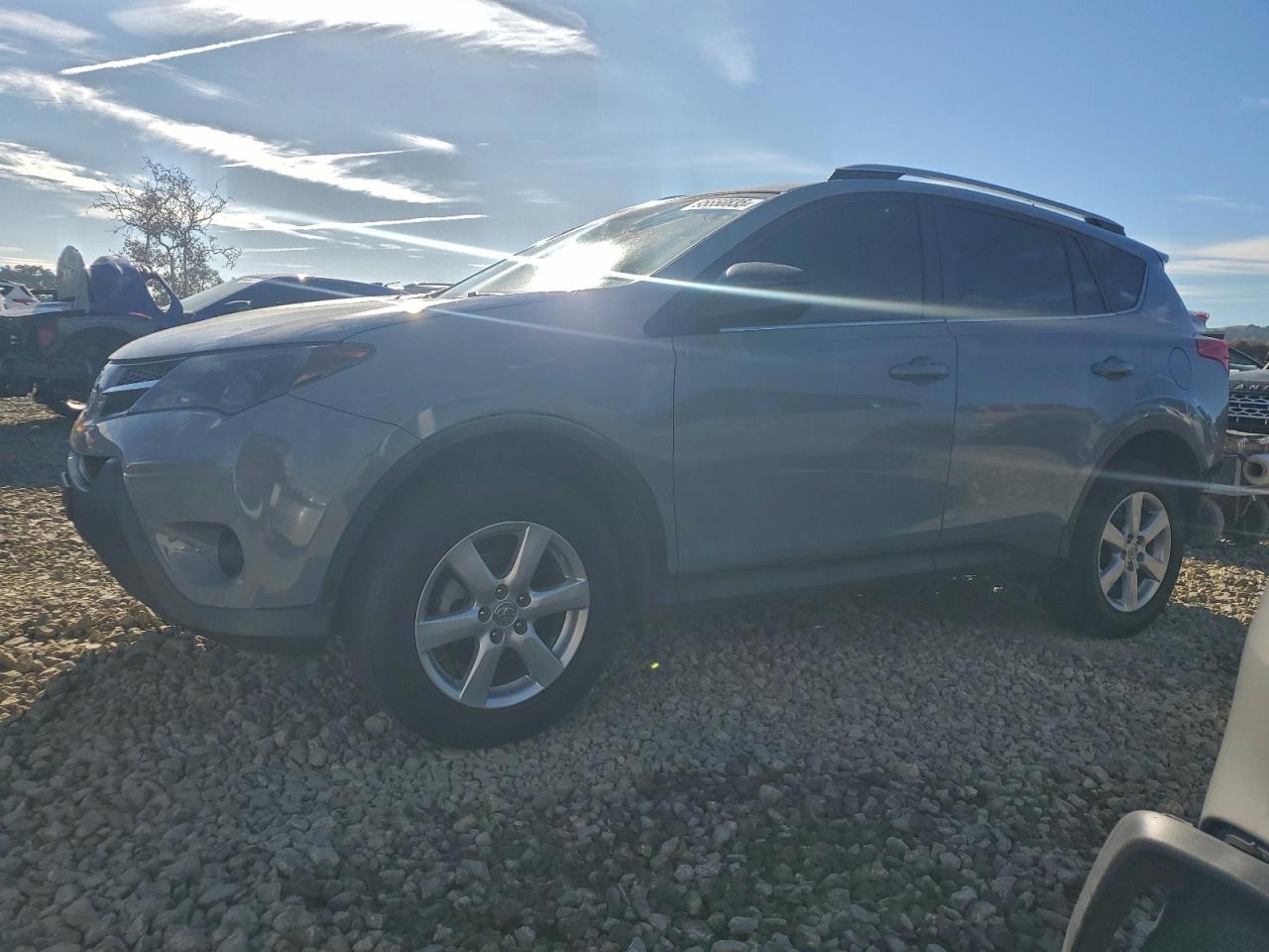 Salvage Toyota RAV4 Image
