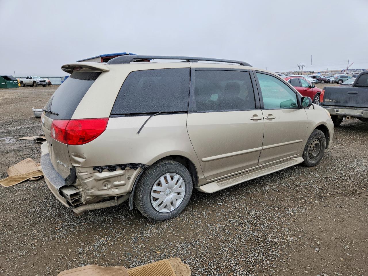 Toyota Sienna Le 7 Passenger