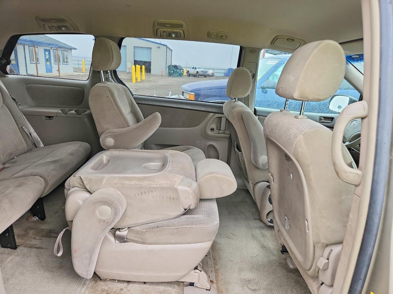 Toyota Sienna Le 7 Passenger