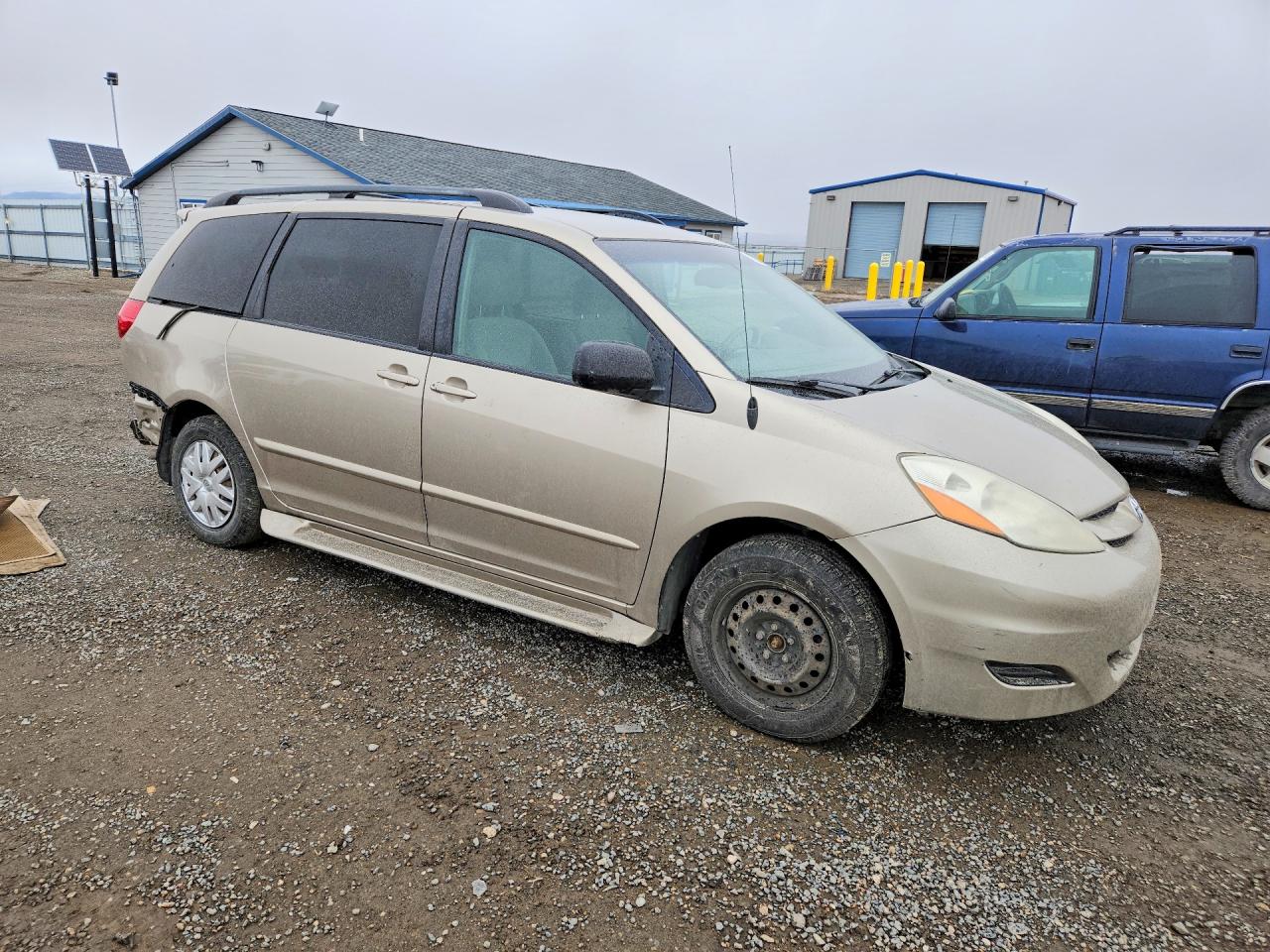 Toyota Sienna Le 7 Passenger