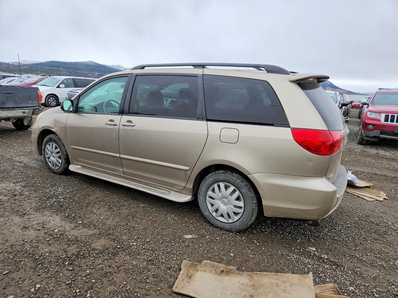 Toyota Sienna Le 7 Passenger