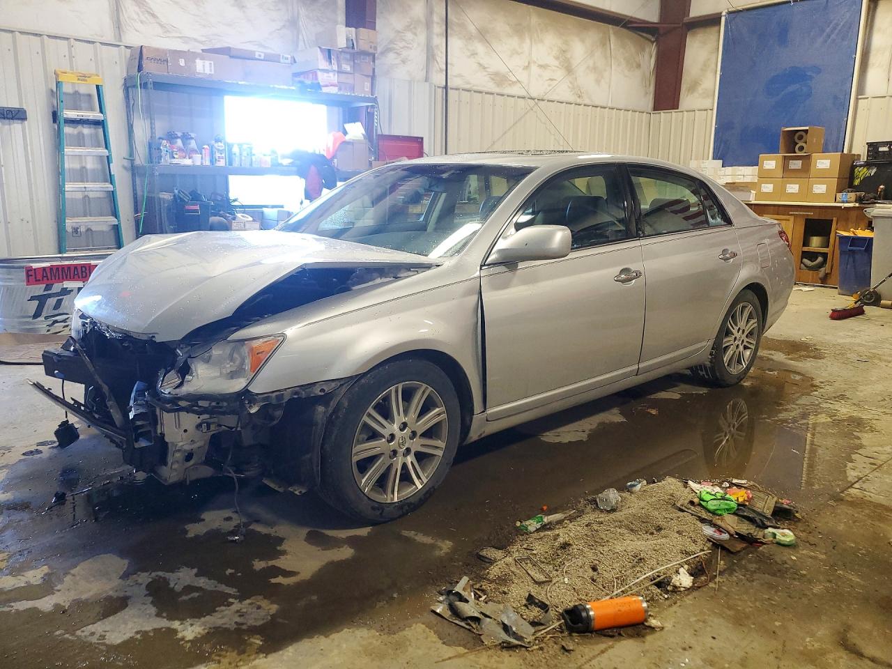 Salvage Toyota Avalon Image