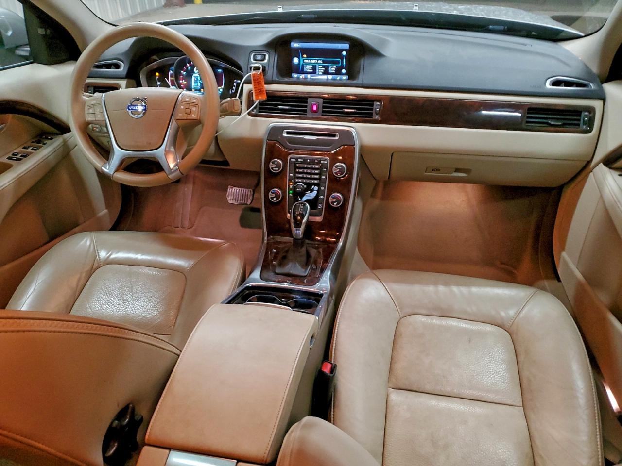 Volvo XC70 T6