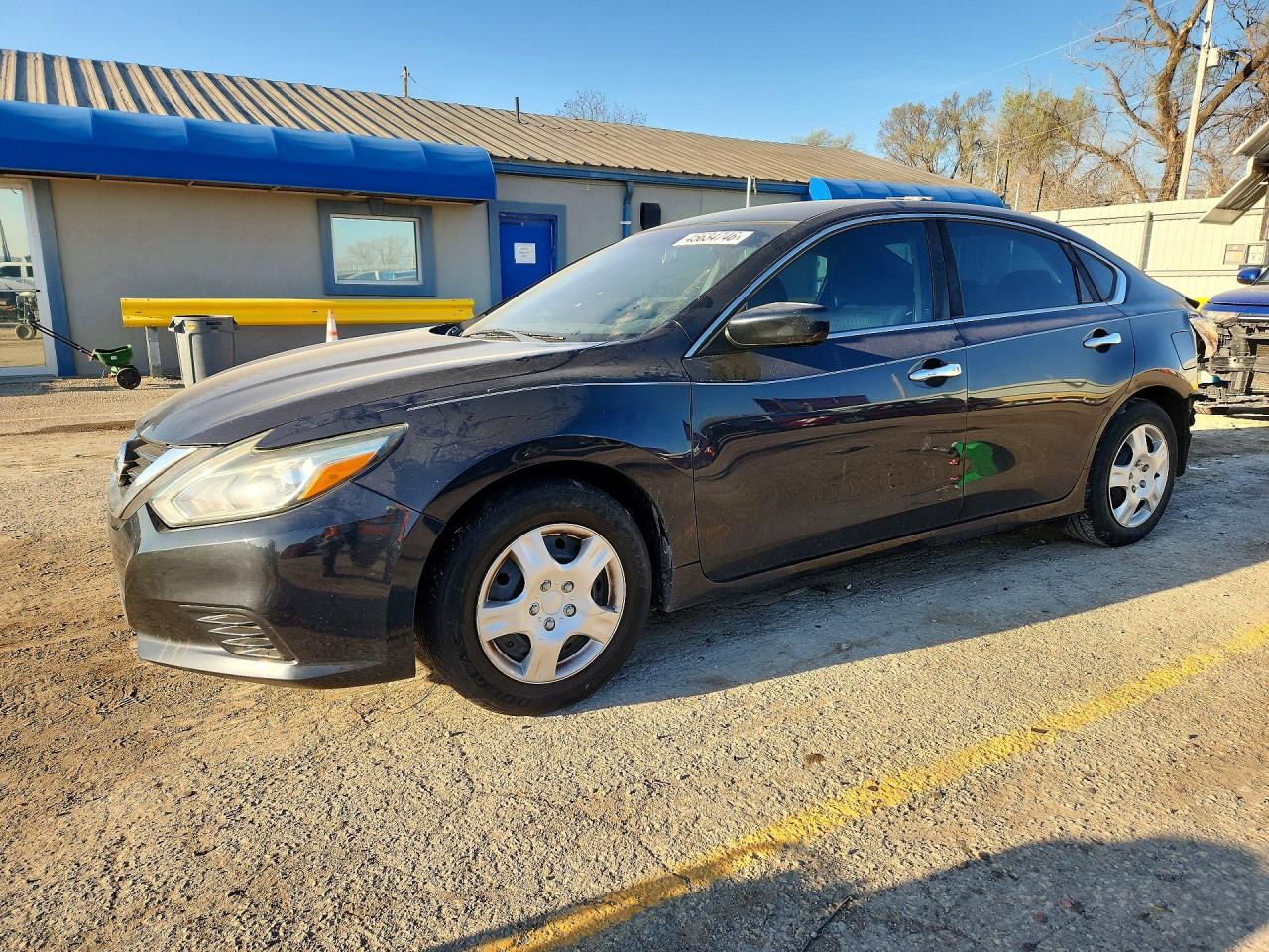 Salvage Nissan Altima Image