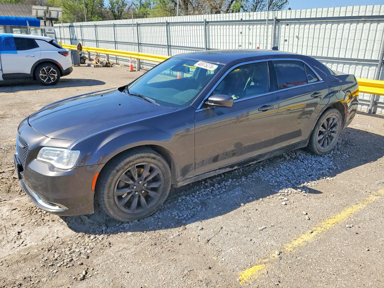 Salvage Chrysler 300 Image
